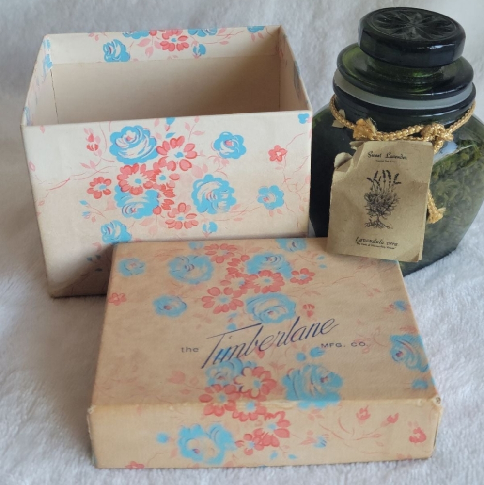 This lavender still smells! Cute vintage Timberlane MFG. CO.
